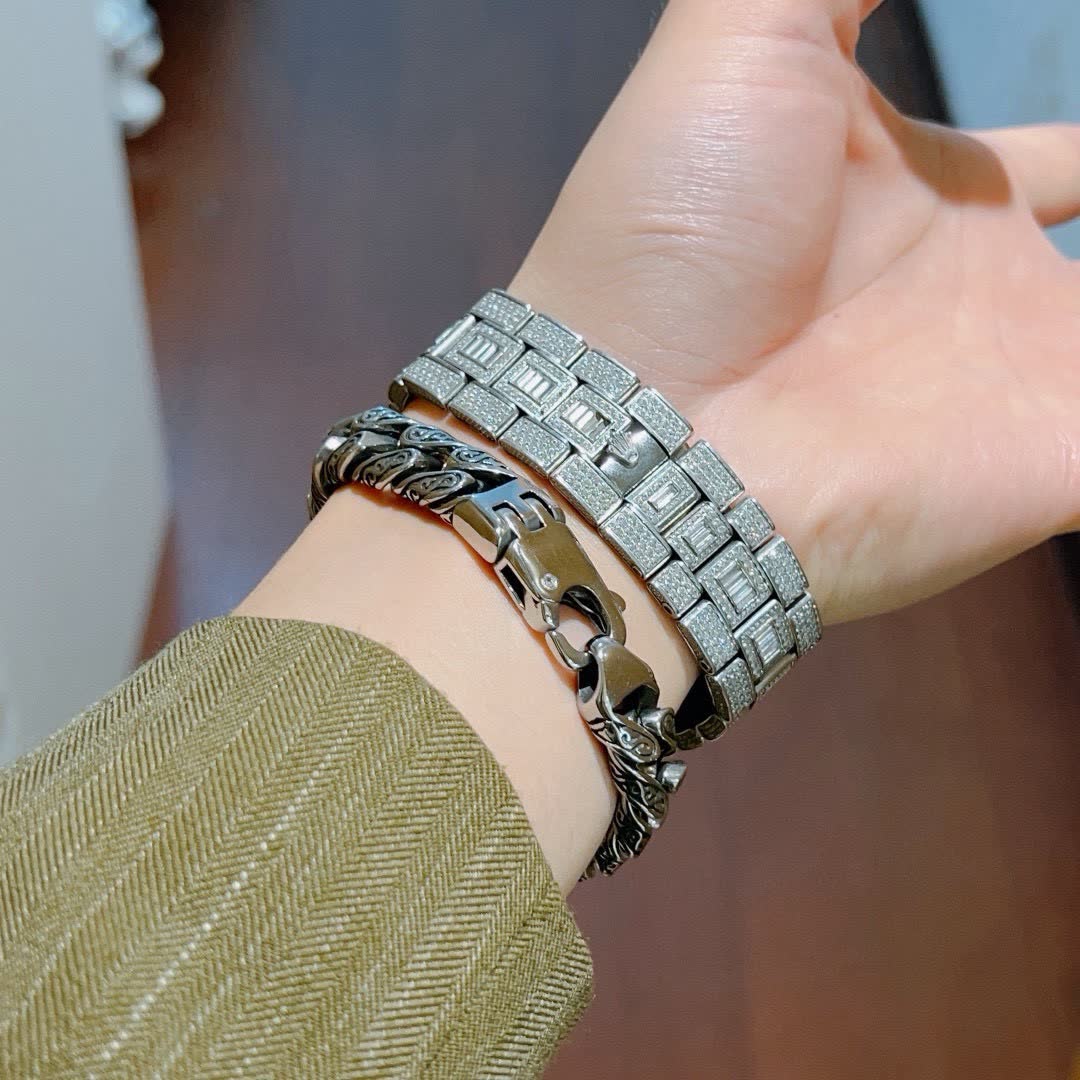 Gucci Silver Filigree Bracelet