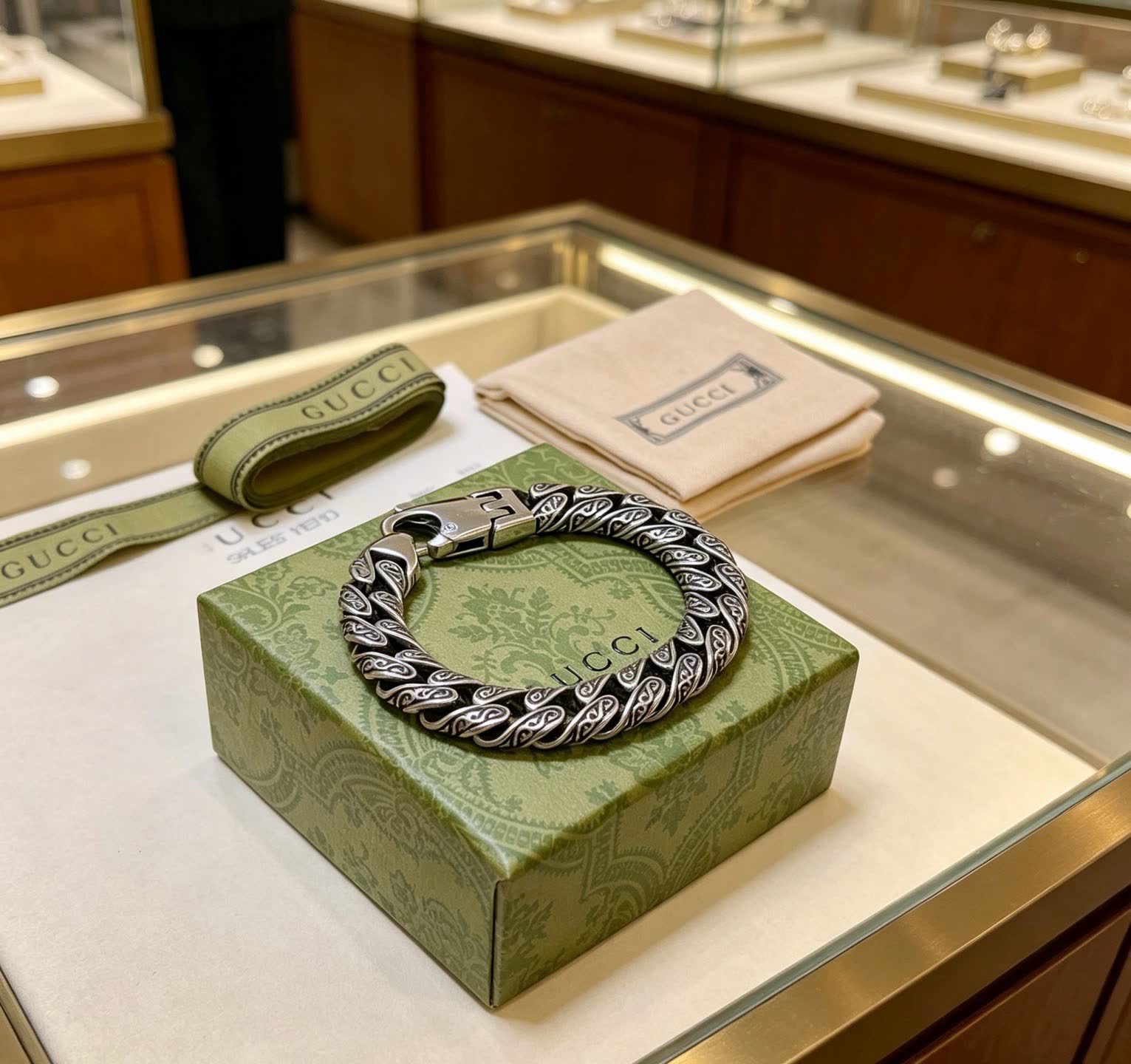 Gucci Silver Filigree Bracelet