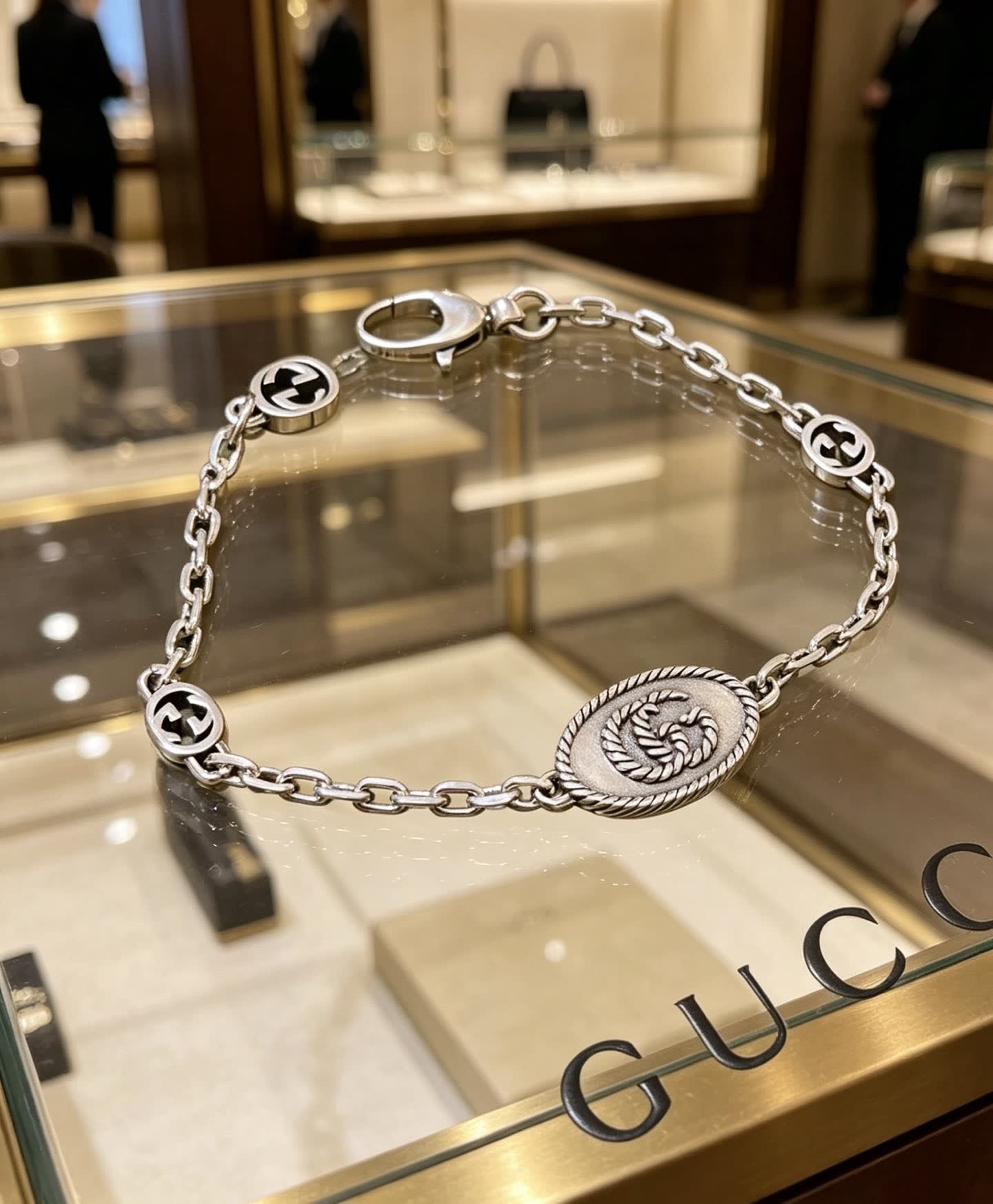 Gucci Silver Chain Bracelet with Interlocking G and Rope Detail Gucci Silver Chain Bracelet with Interlocking G and Rope Detail