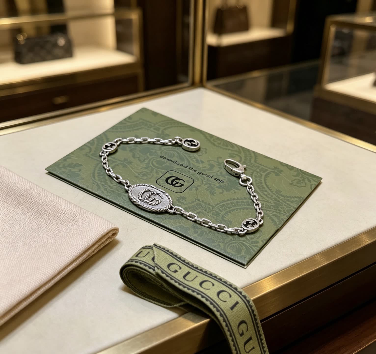 Gucci Silver Chain Bracelet with Interlocking G and Rope Detail