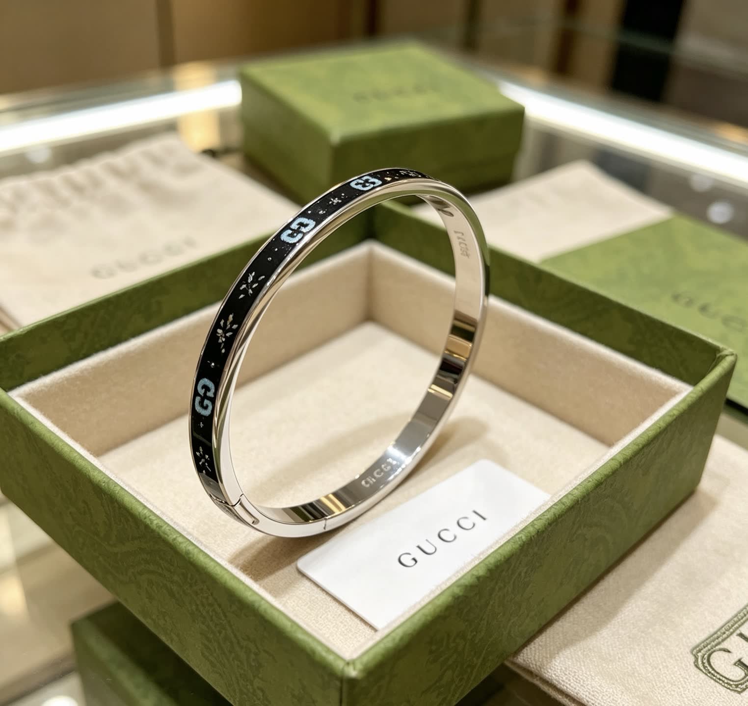 Gucci Silver Bangle Bracelet Gucci Silver Bangle Bracelet