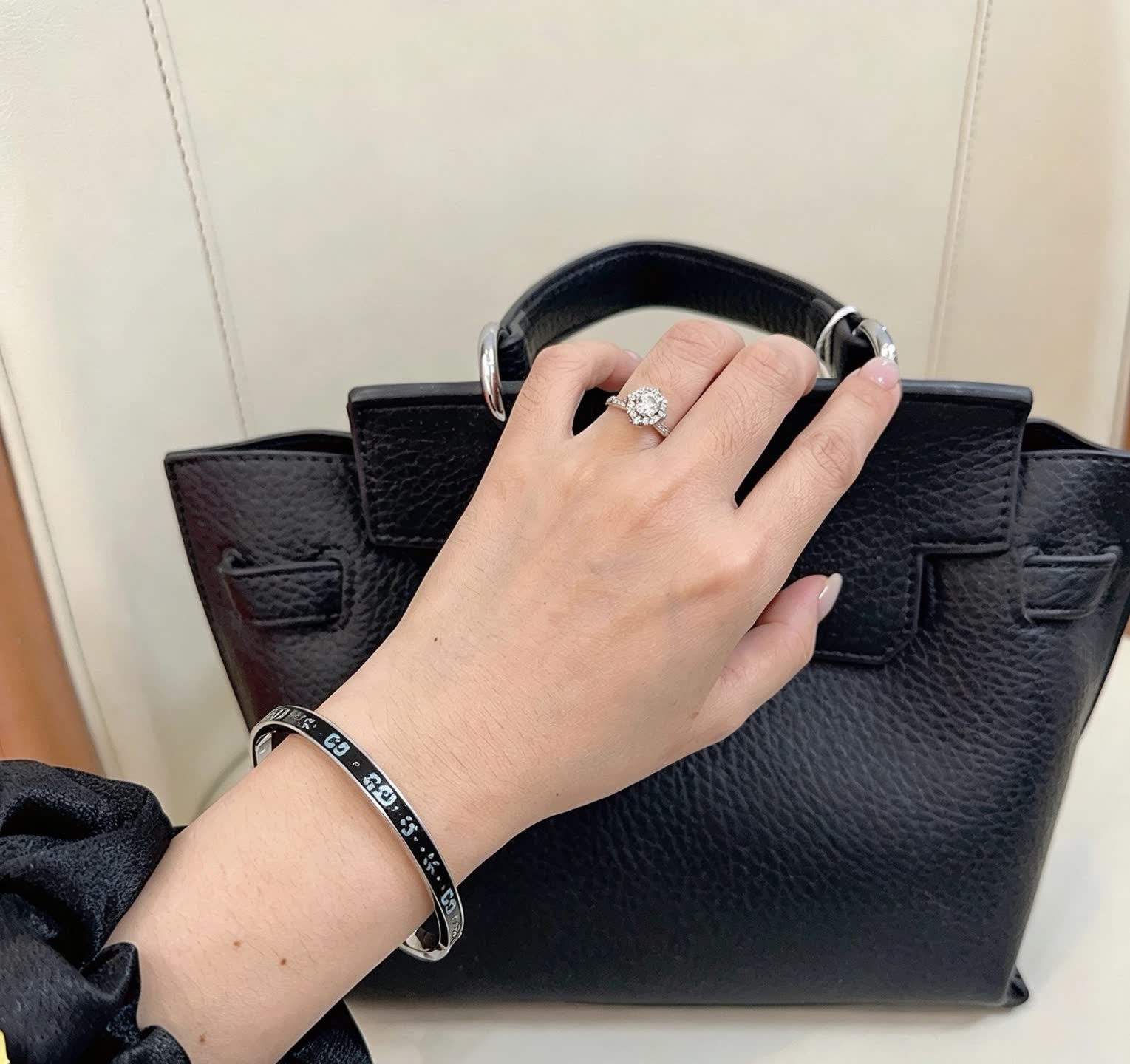Gucci Silver Bangle Bracelet
