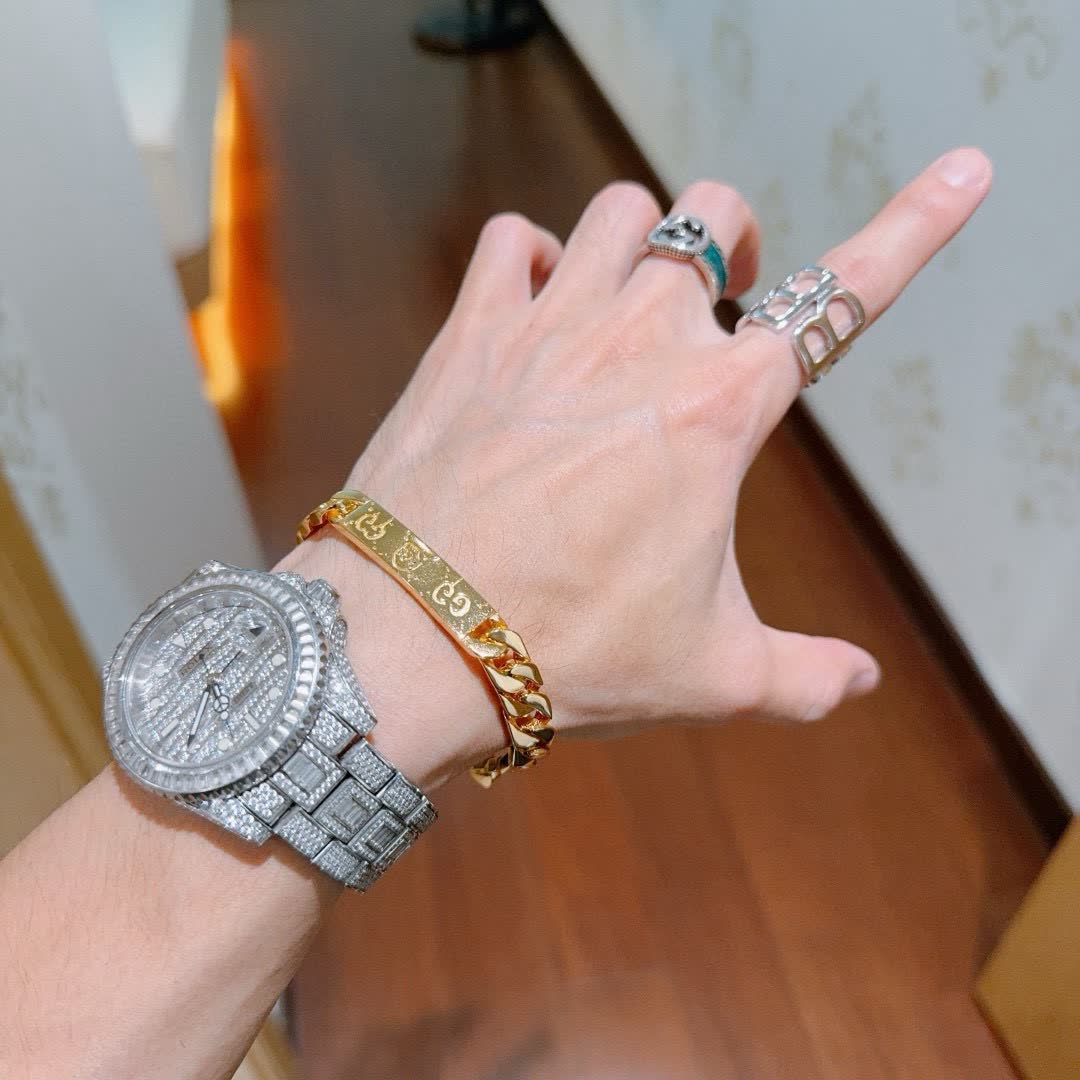 Gucci Gold Tone Chain Bracelet