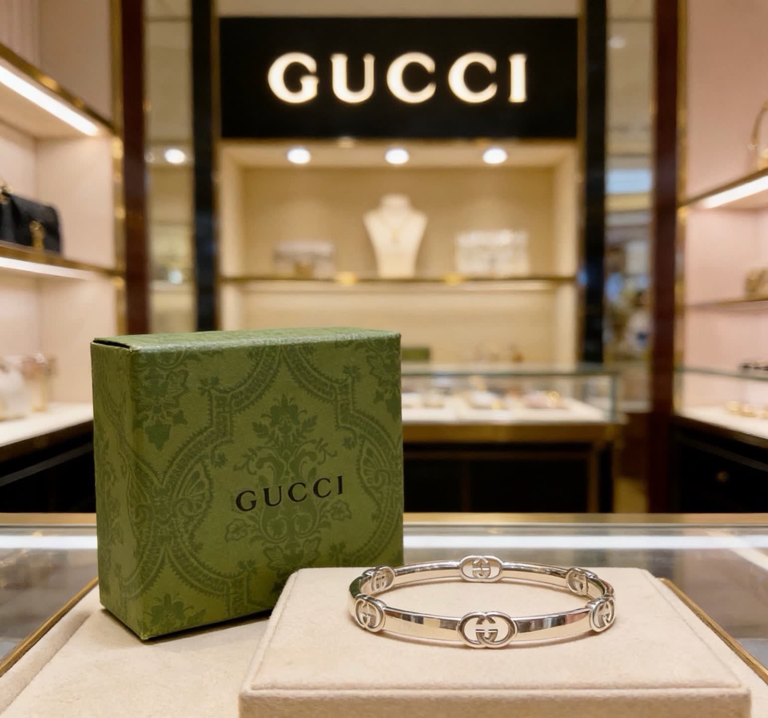 Gucci Silver Interlocking G Bracelet