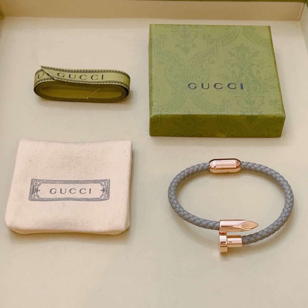 Gucci Leather Bracelet with Gold Buckle