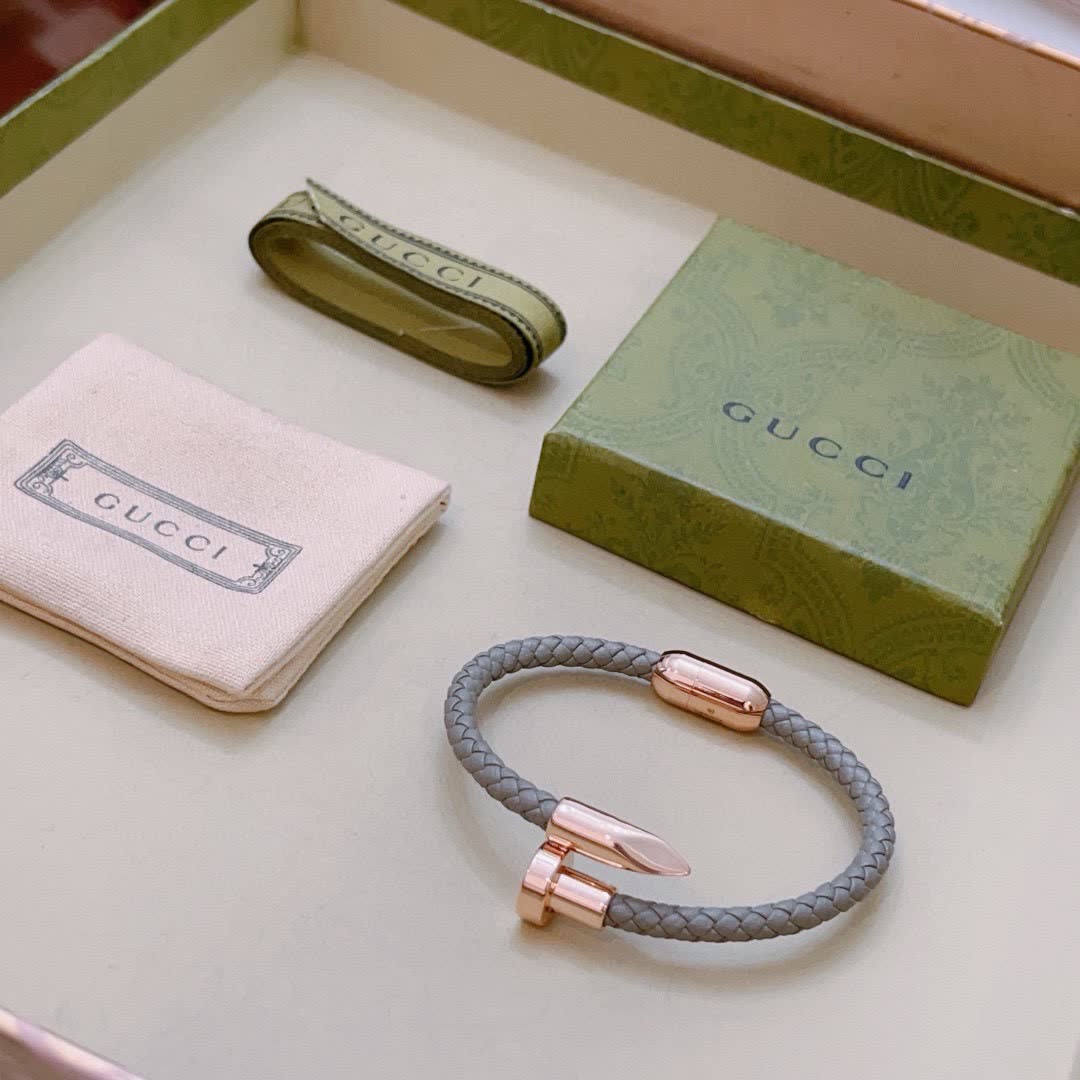Gucci Leather Bracelet with Gold Buckle