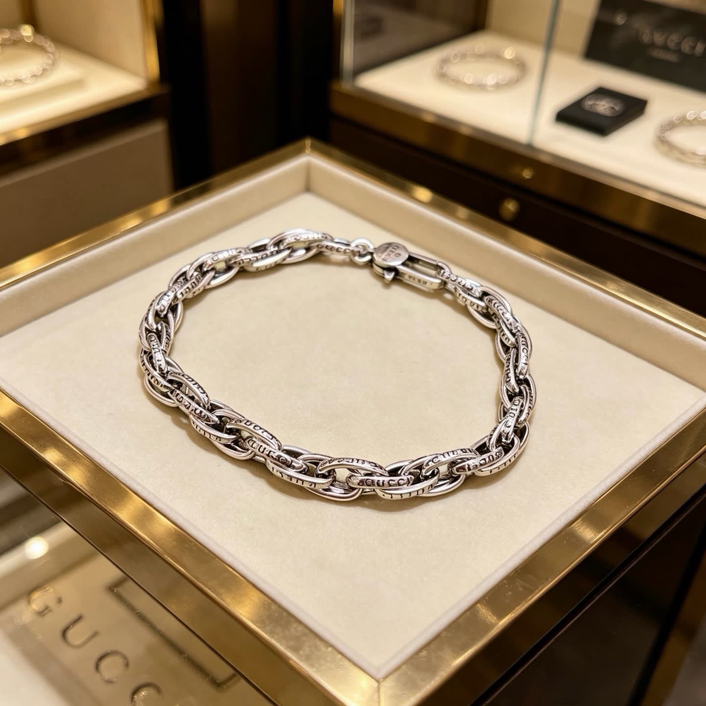 Gucci Silver Chain Bracelet