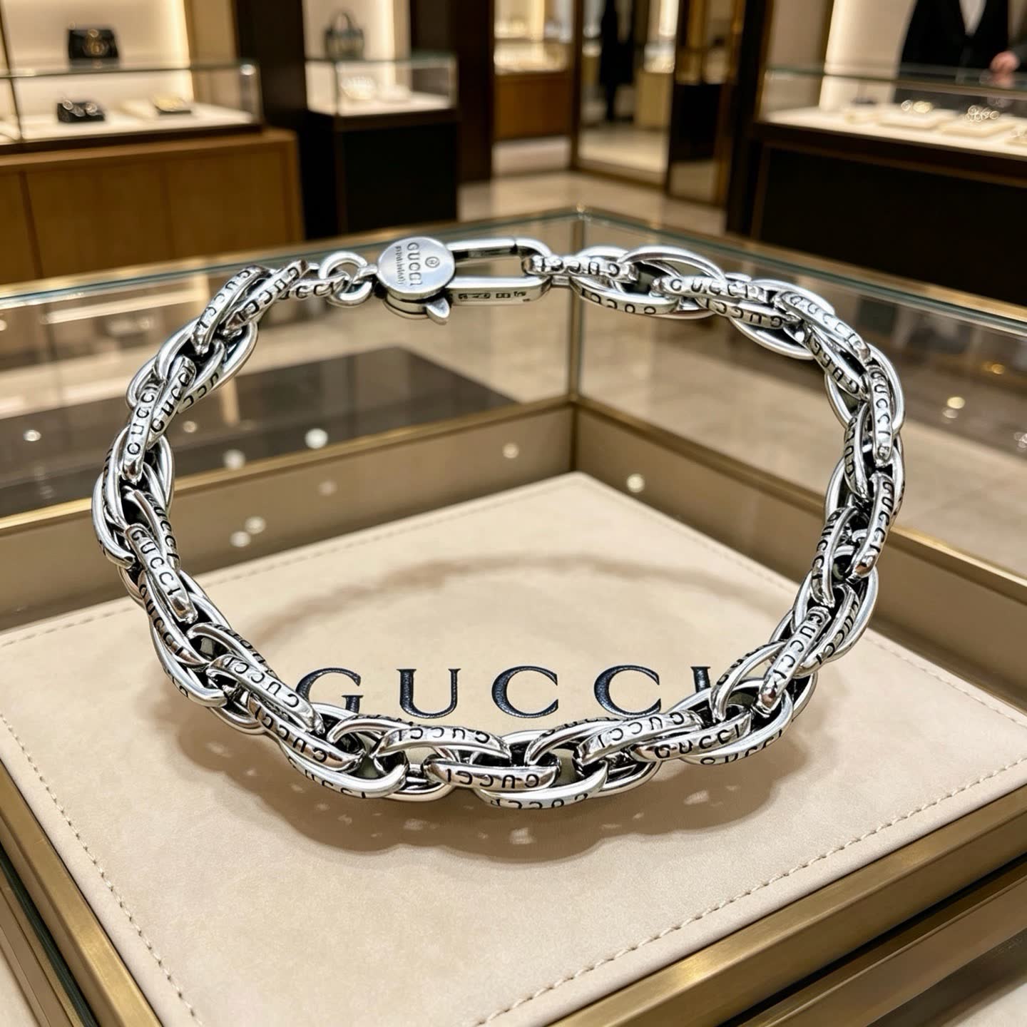 Gucci Silver Chain Bracelet