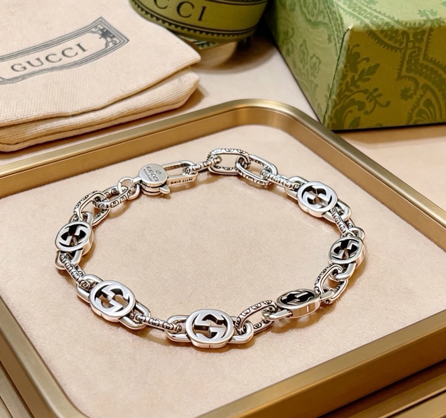 Gucci Silver Interlocking G Bracelet Gucci Silver Interlocking G Bracelet