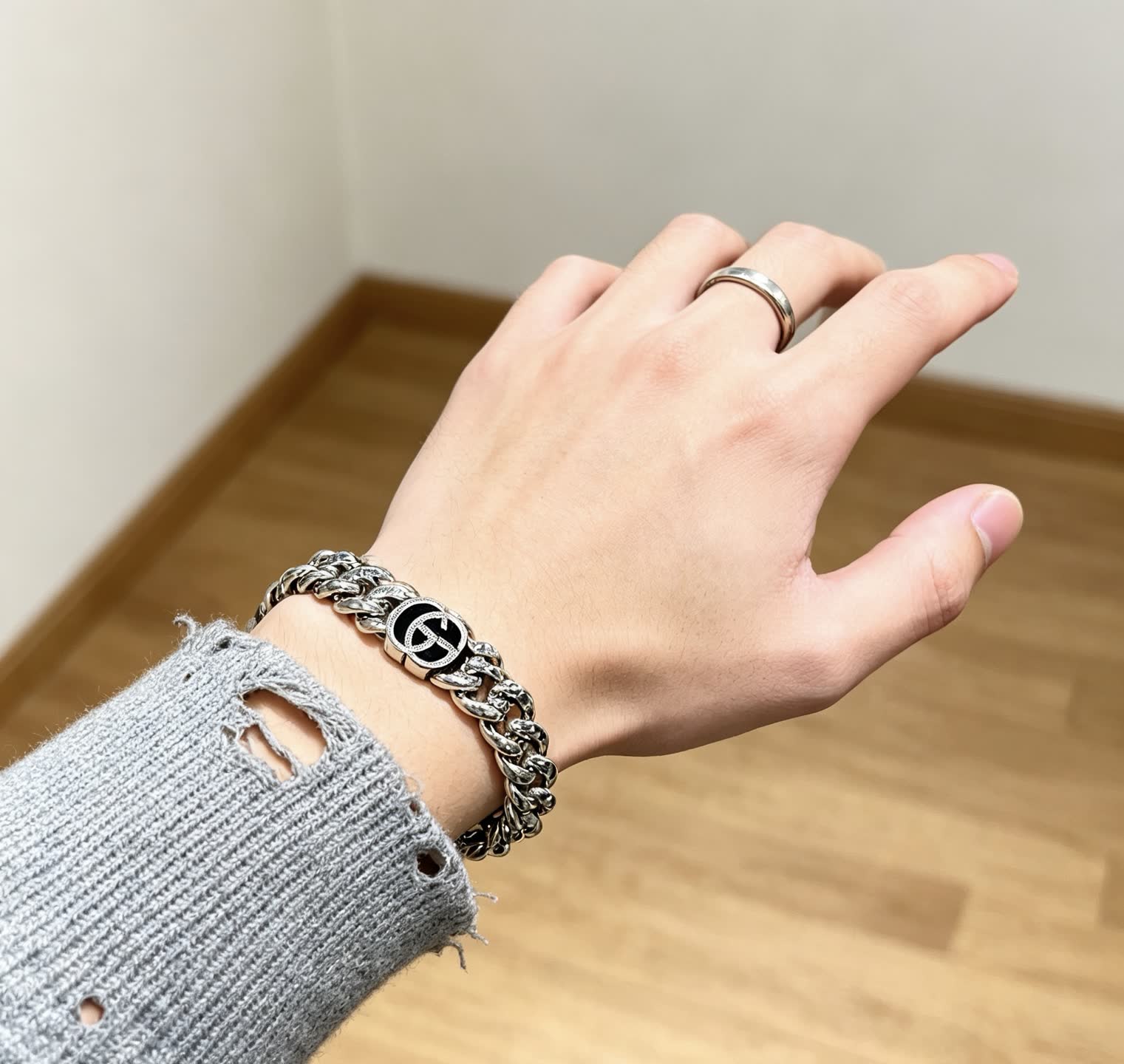 Gucci Silver Chain Bracelet with Interlocking G Logo