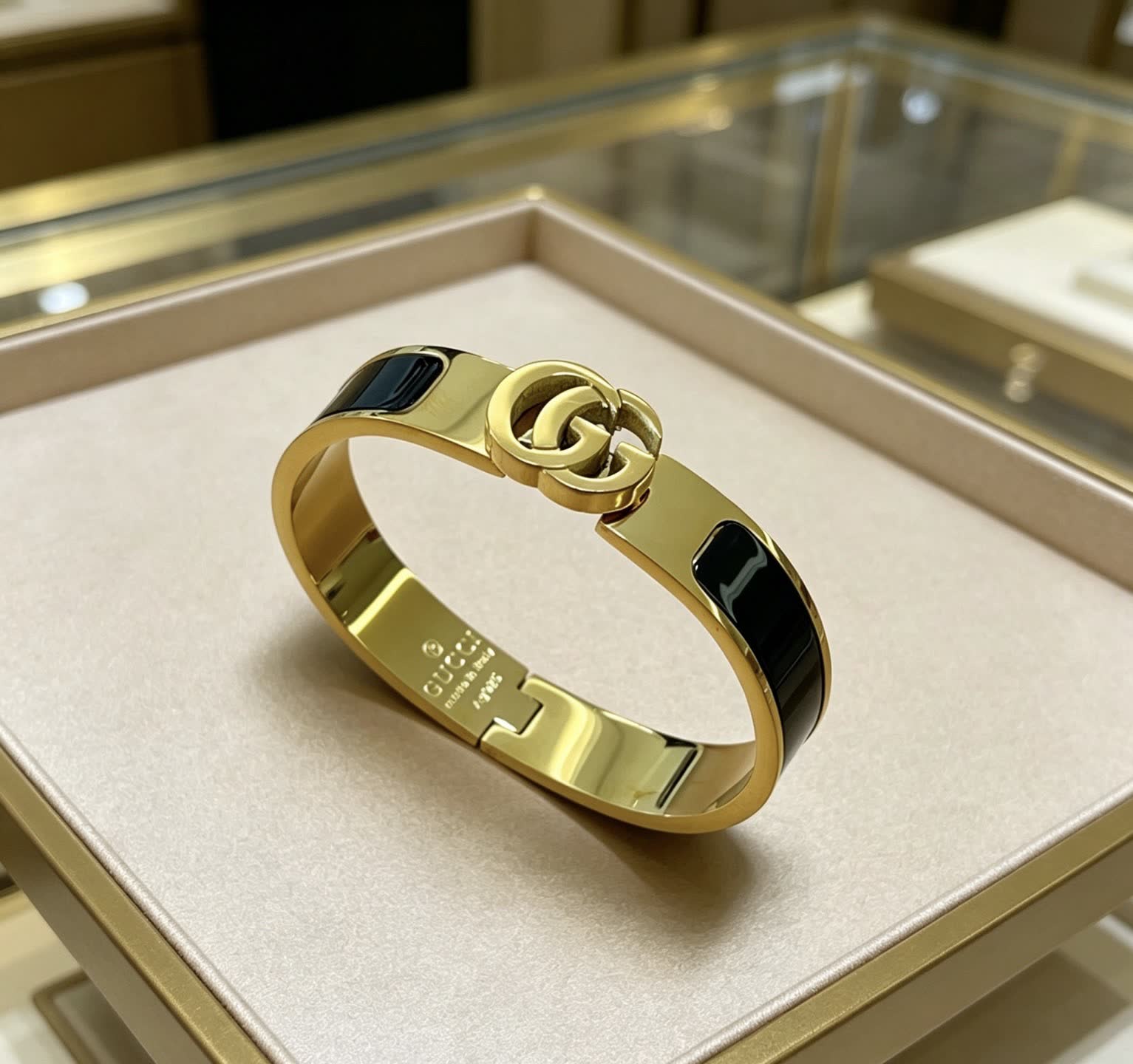 Gucci Gold and Black Enamel Bracelet