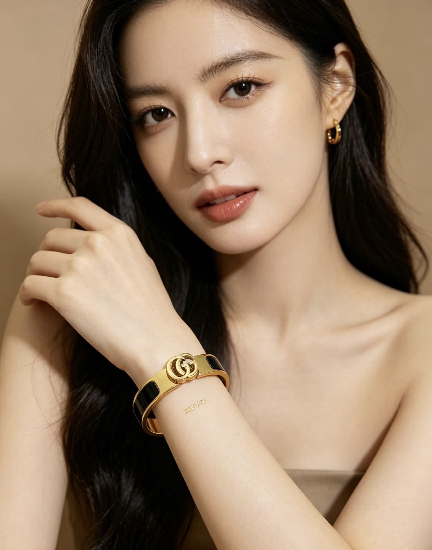 Gucci Gold and Black Enamel Bracelet
