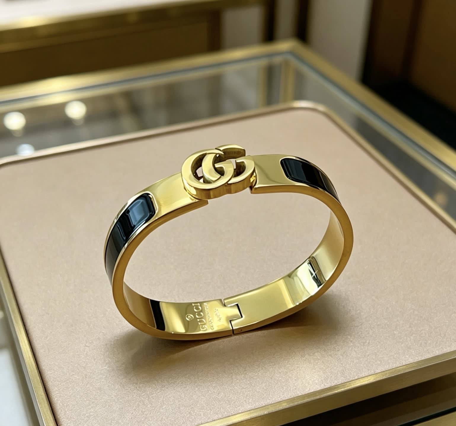 Gucci Gold and Black Enamel Bracelet