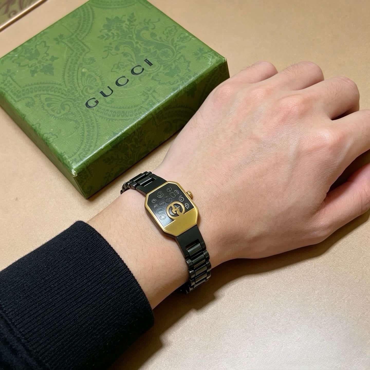 Gucci Black and Gold Chain Link Bracelet