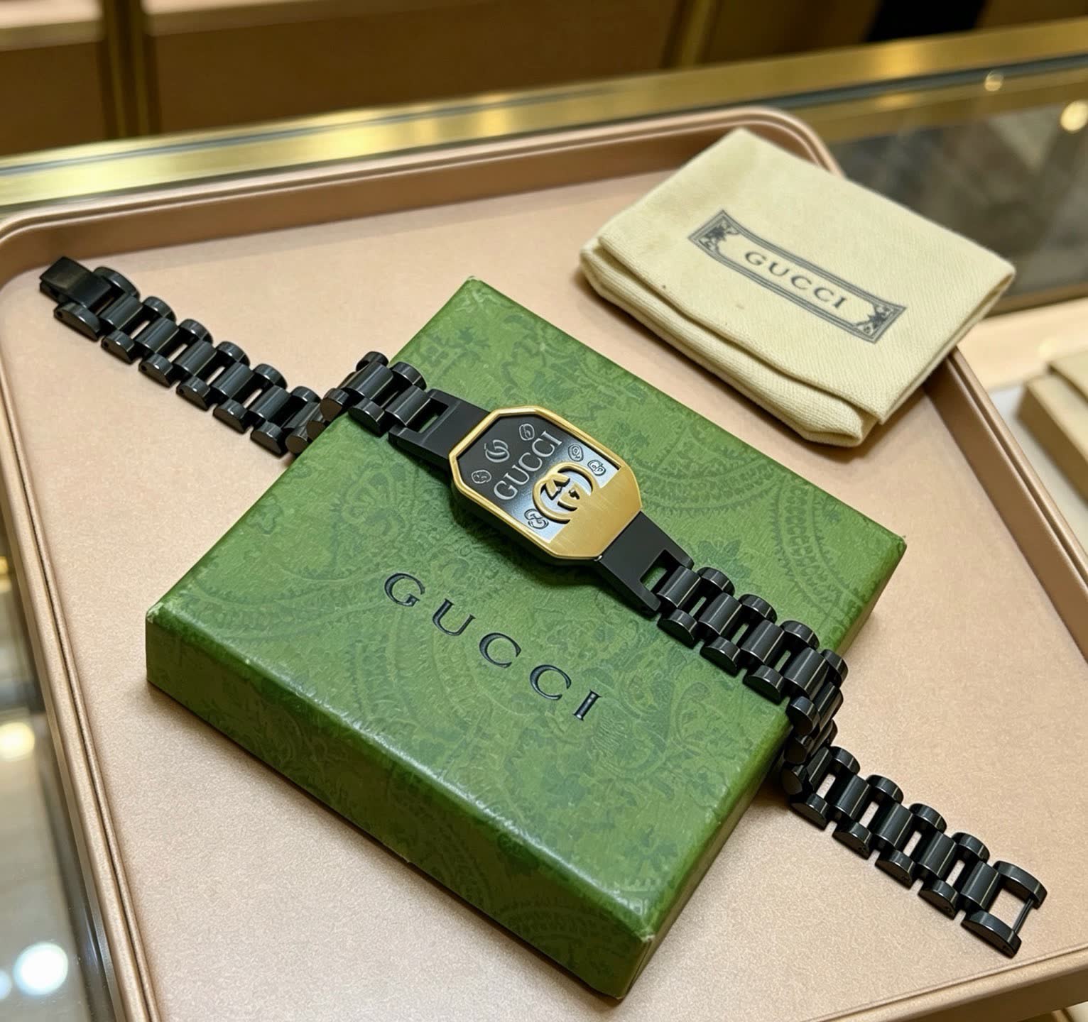 Gucci Black and Gold Chain Link Bracelet