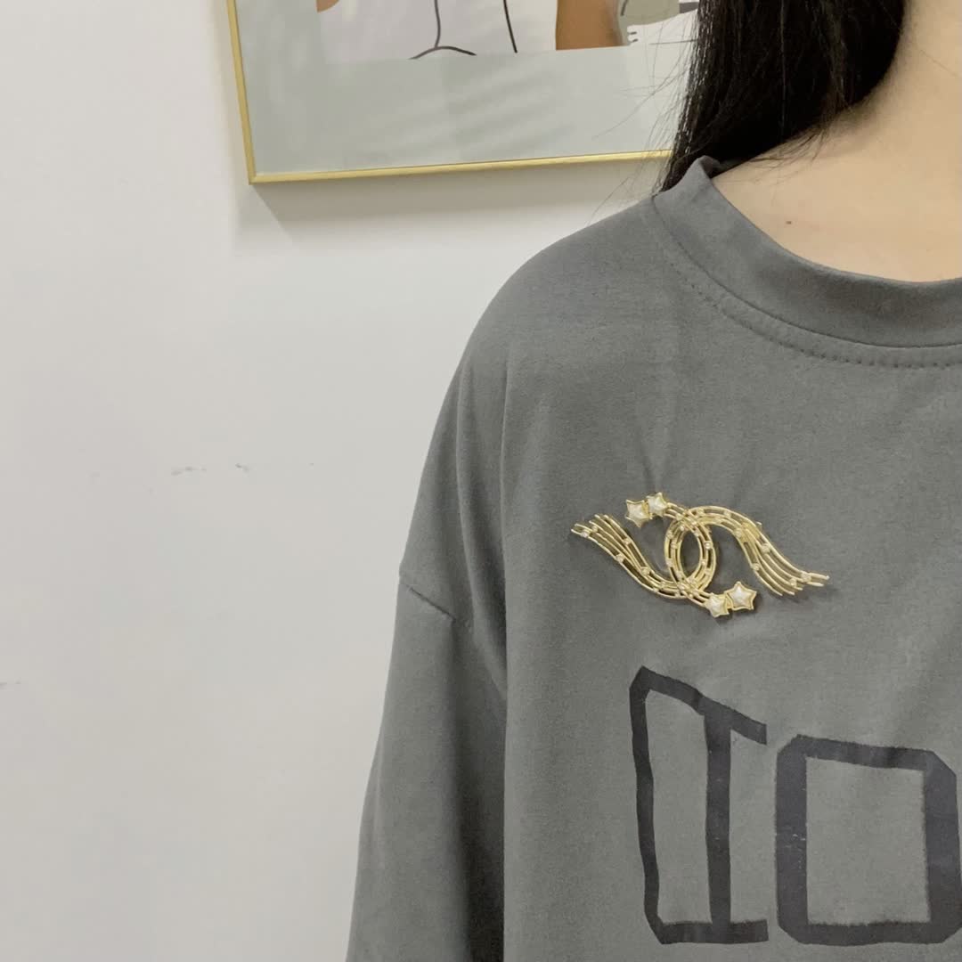 Chanel Gold Tone Wing Brooch with Rhinestones Chanel Gold Tone Wing Brooch with Rhinestones