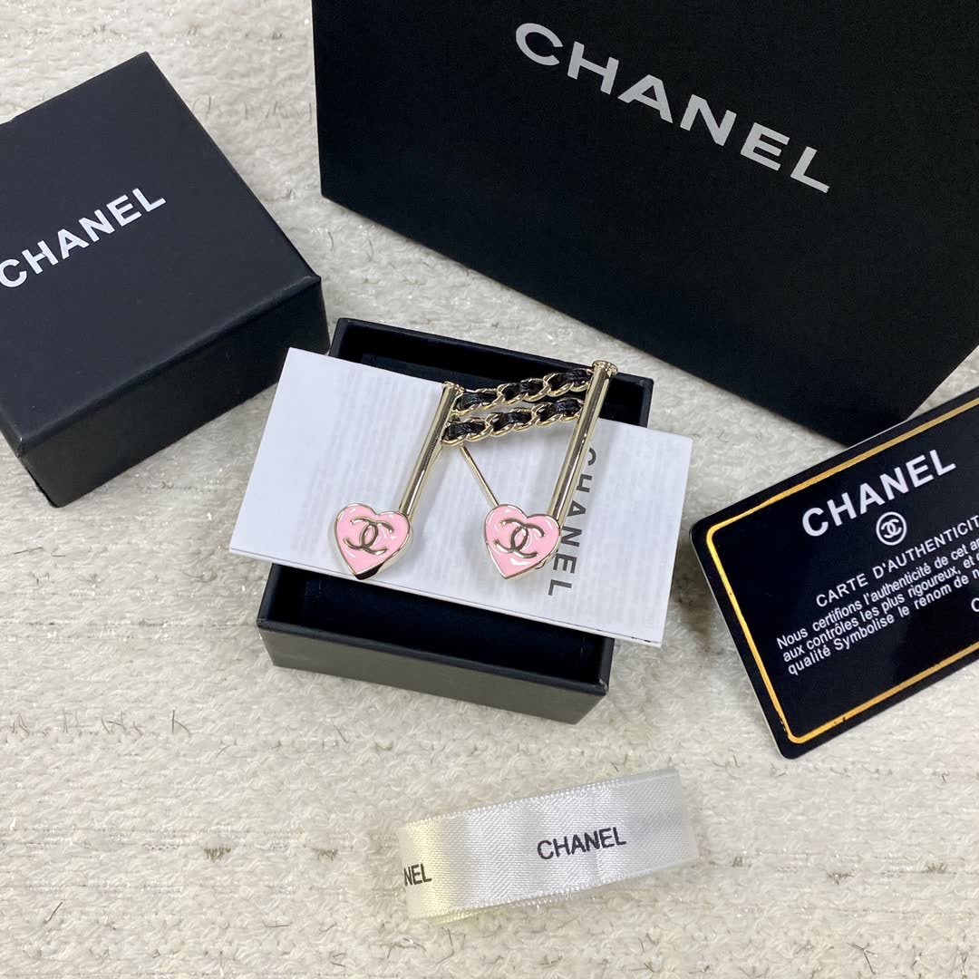 Chanel Pink Heart Music Note Brooch