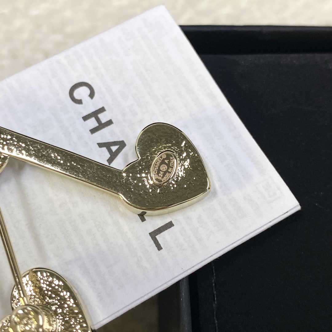 Chanel Pink Heart Music Note Brooch