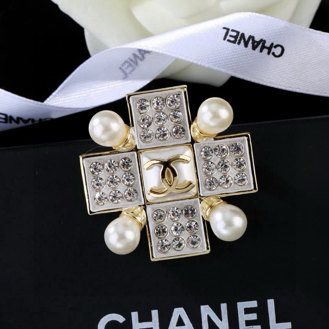 Chanel Pearl and Crystal Brooch Chanel Pearl and Crystal Brooch