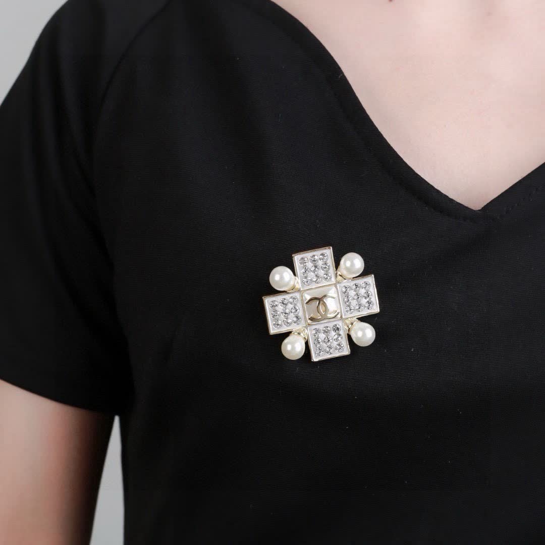 Chanel Pearl and Crystal Brooch