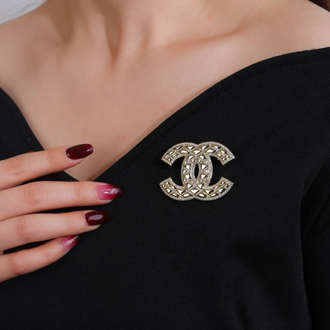 Chanel CC Logo Brooch