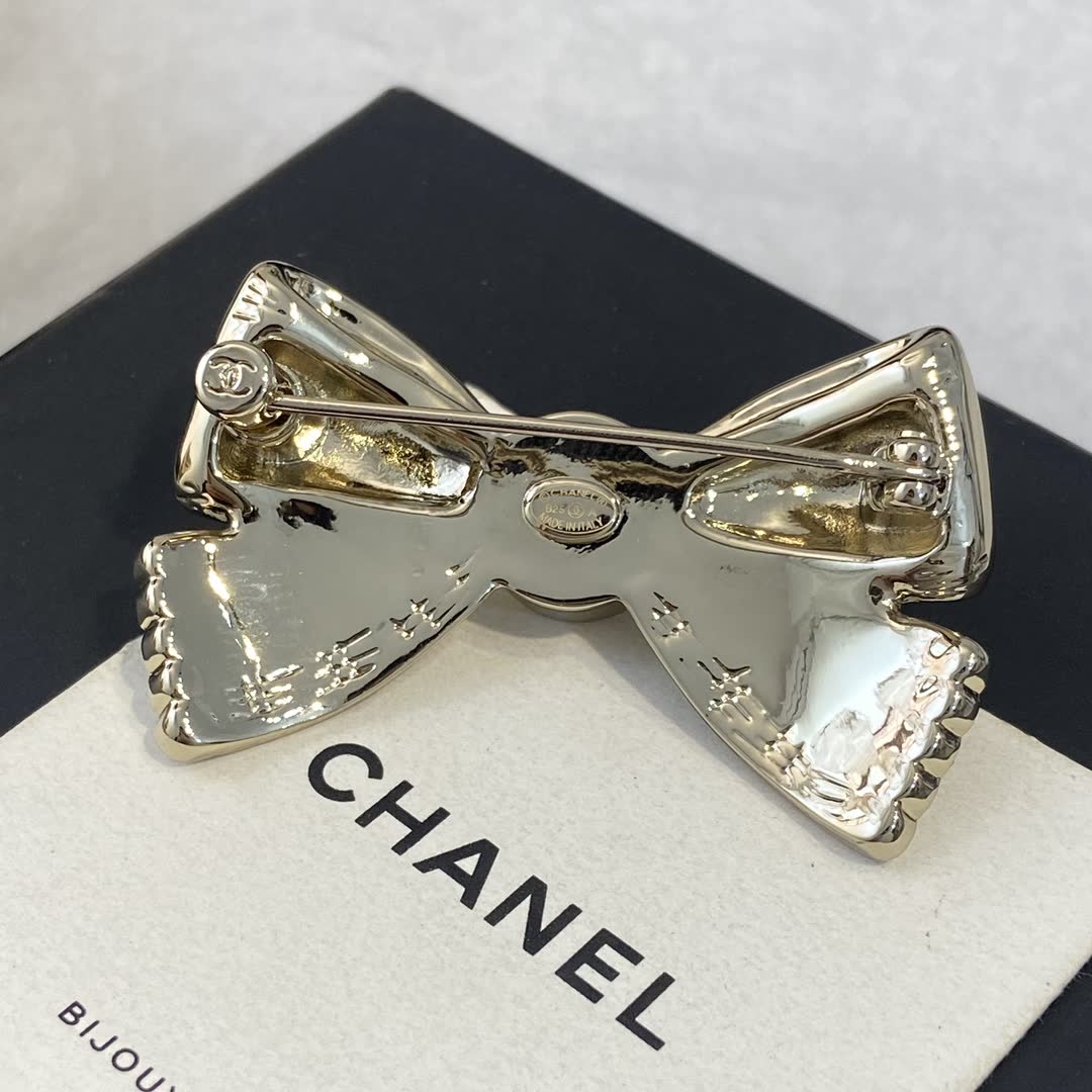 Chanel Gold Tone Pearl Bow Brooch