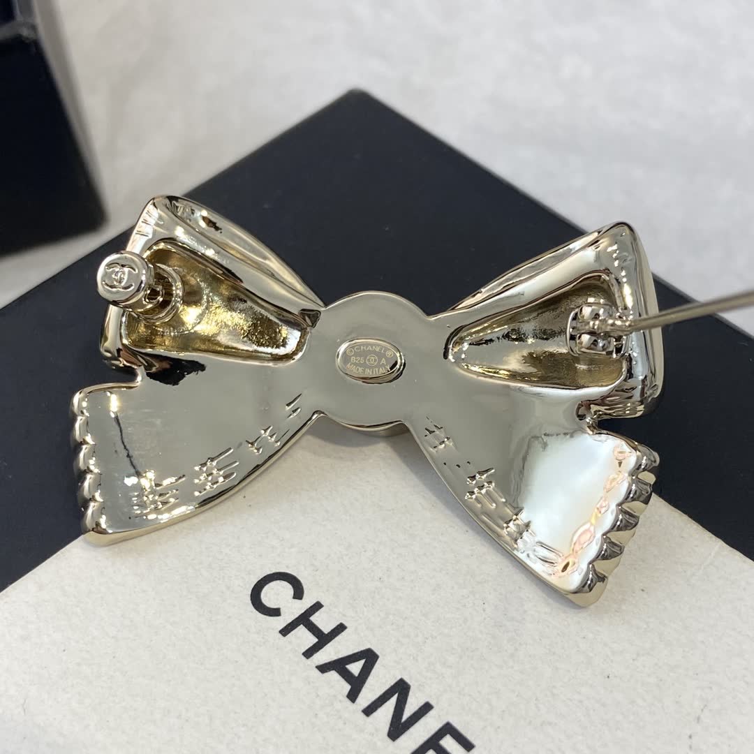 Chanel Gold Tone Pearl Bow Brooch