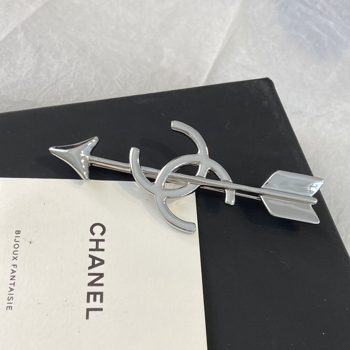 Chanel CC Arrow Brooch