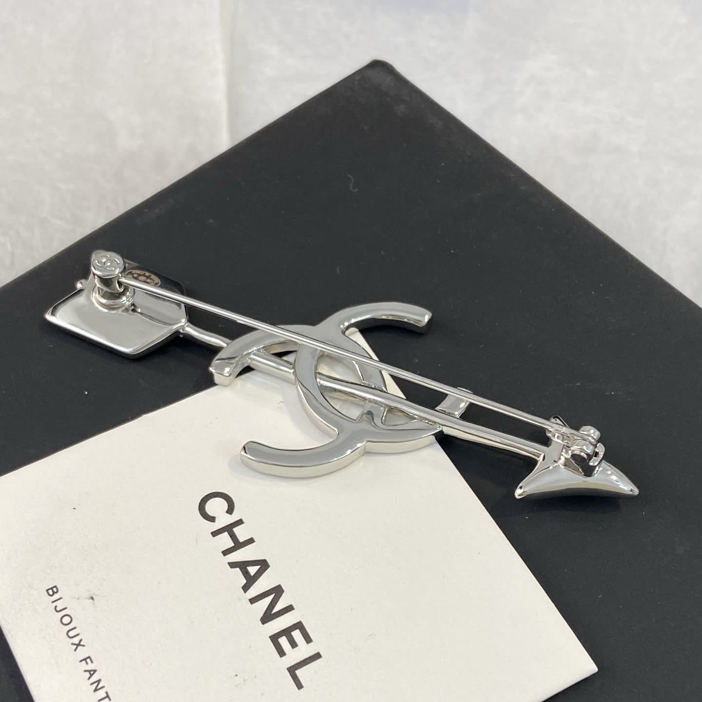 Chanel CC Arrow Brooch