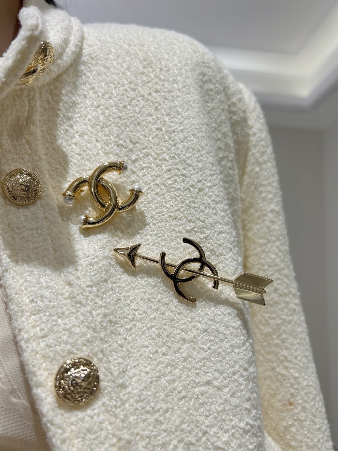 Chanel CC Arrow Brooch