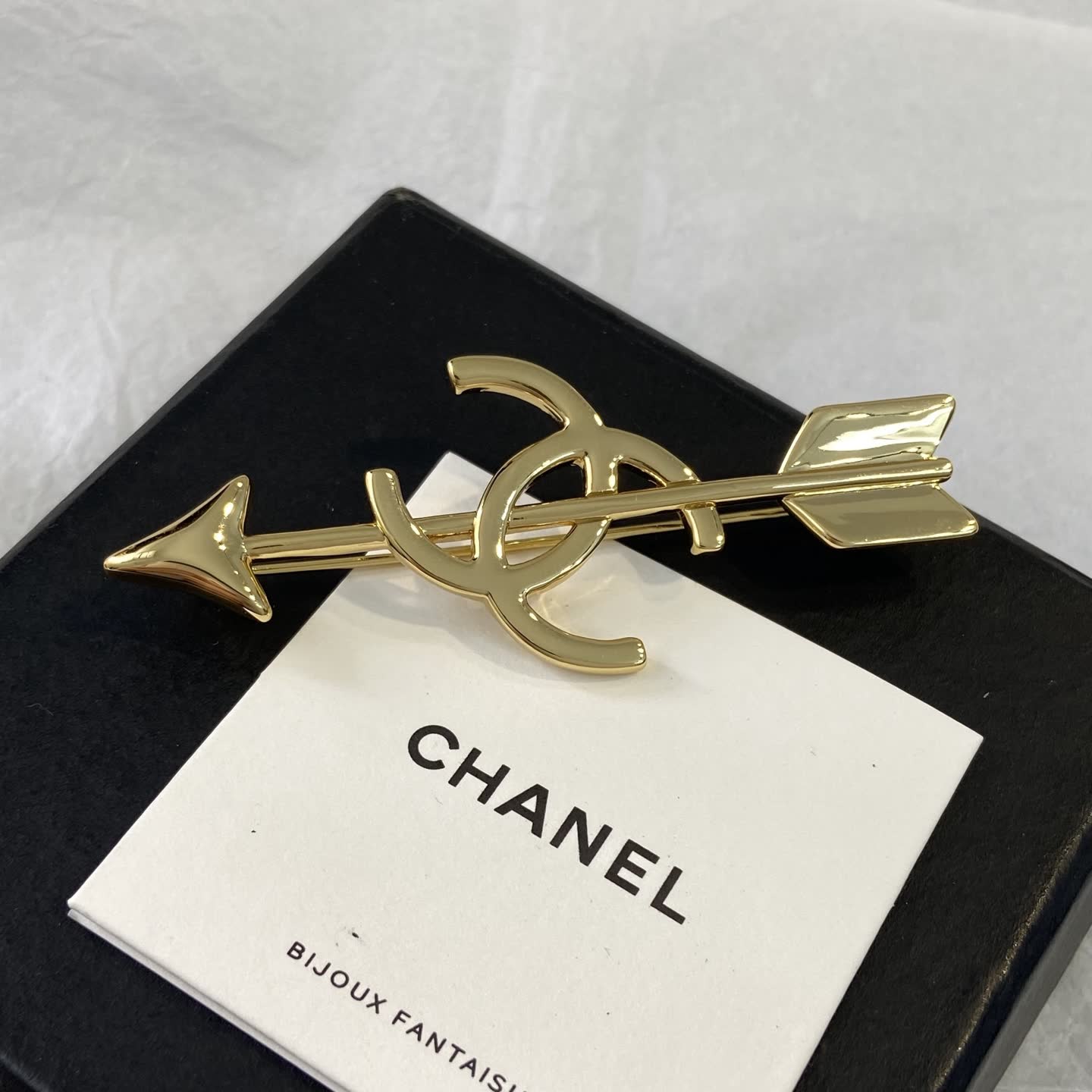 Chanel CC Arrow Brooch