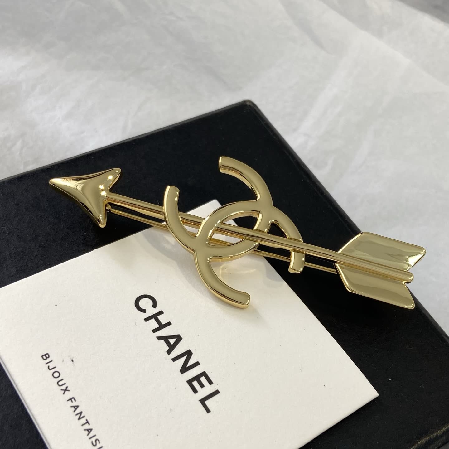 Chanel CC Arrow Brooch