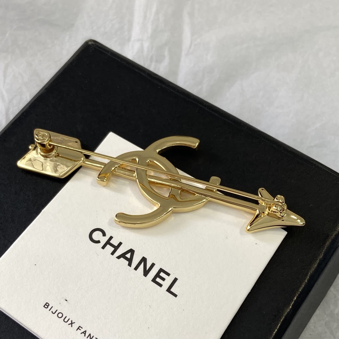 Chanel CC Arrow Brooch