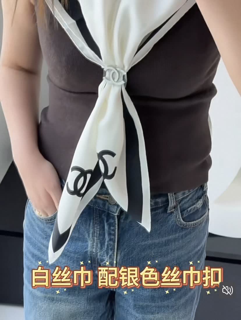 Chanel CC Logo Brooch