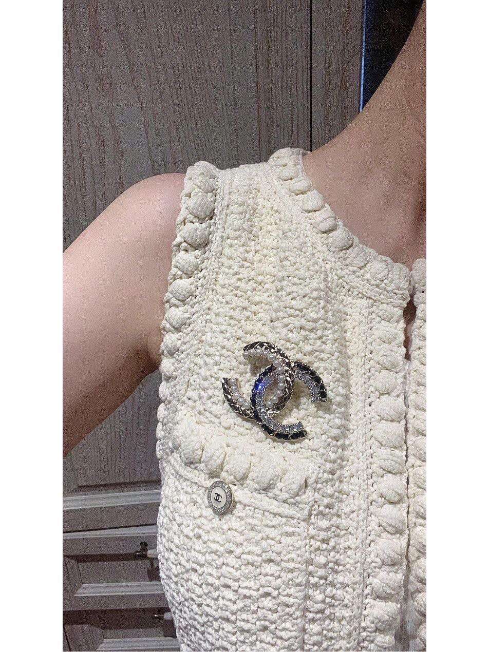 Chanel CC Logo Brooch