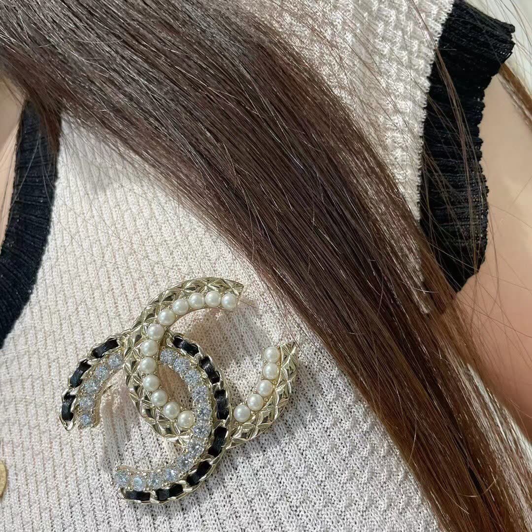 Chanel CC Logo Brooch