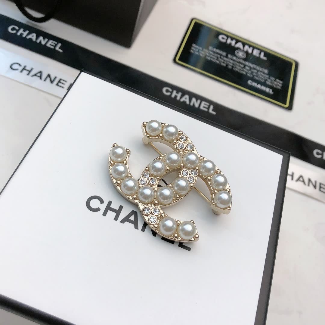 Chanel CC Logo Pearl Brooch