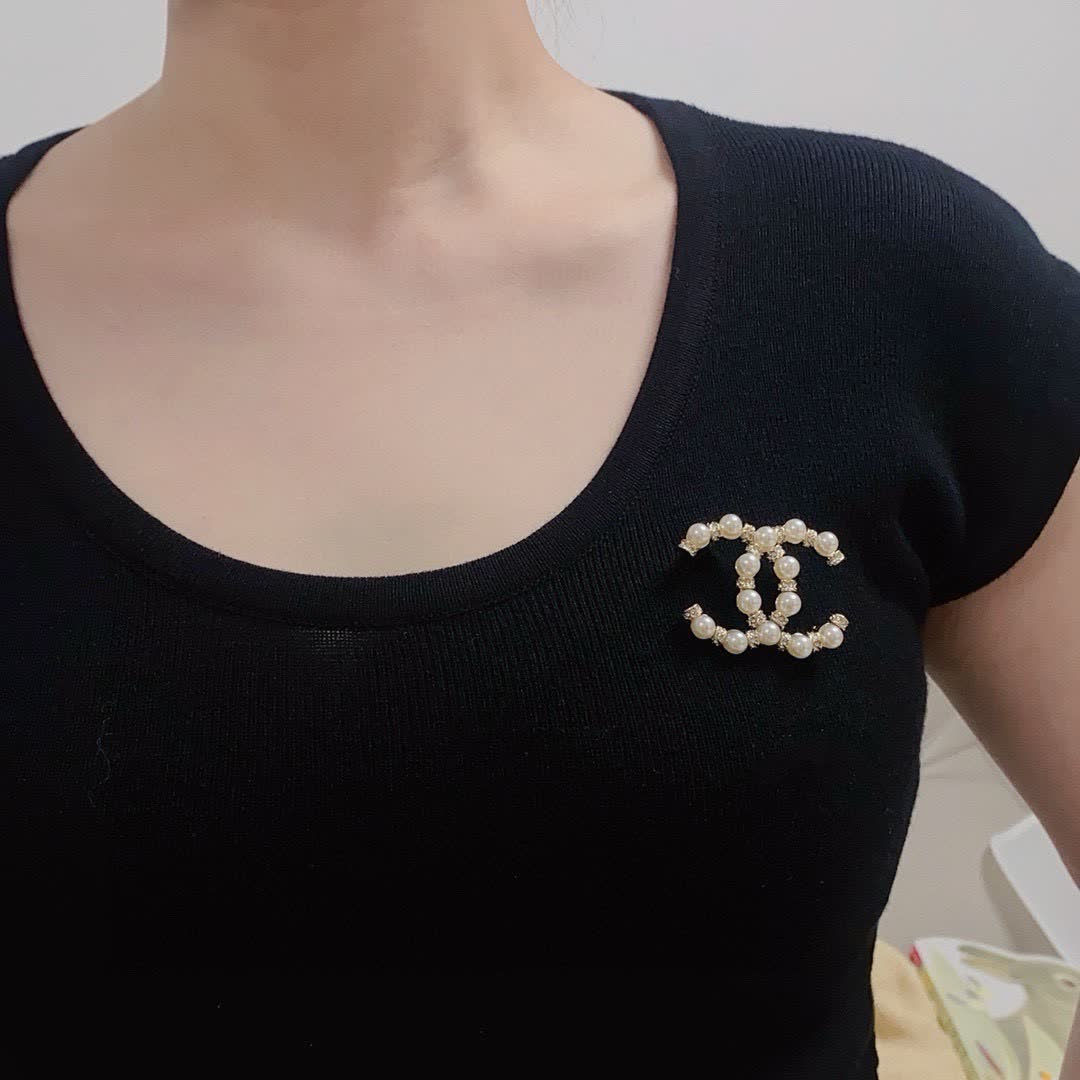 Chanel CC Pearl Brooch