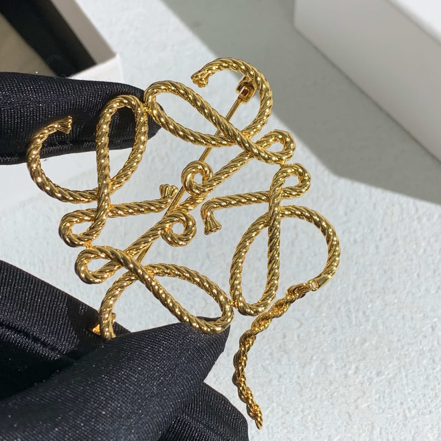 Loewe UIN Gold Filigree Brooch