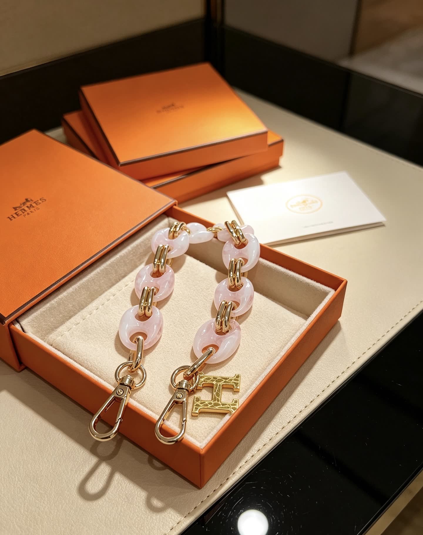 Hermès Keychain, Pink and Gold Chain Design Hermès Keychain, Pink and Gold Chain Design
