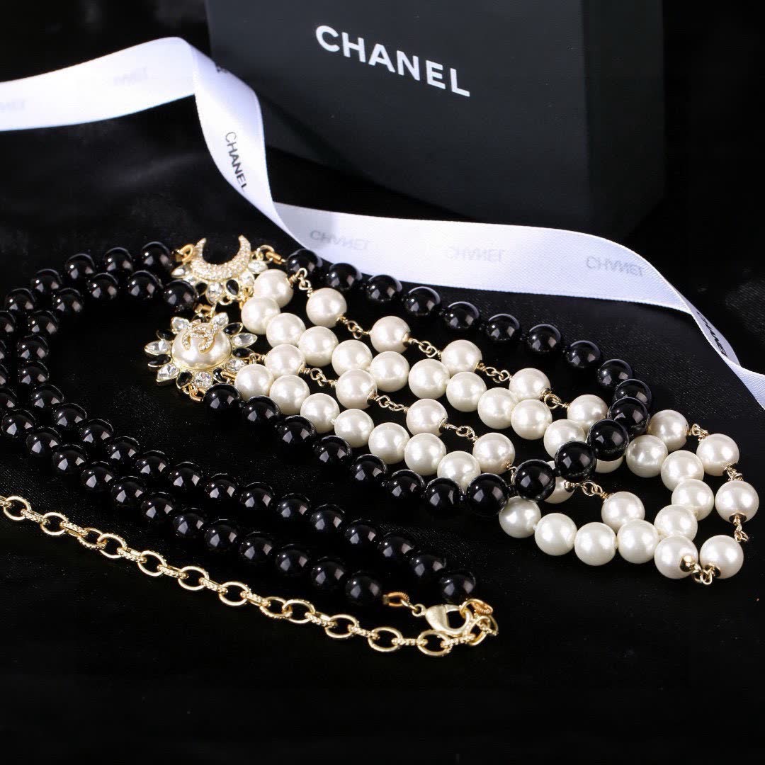 Chanel Pearl Belt