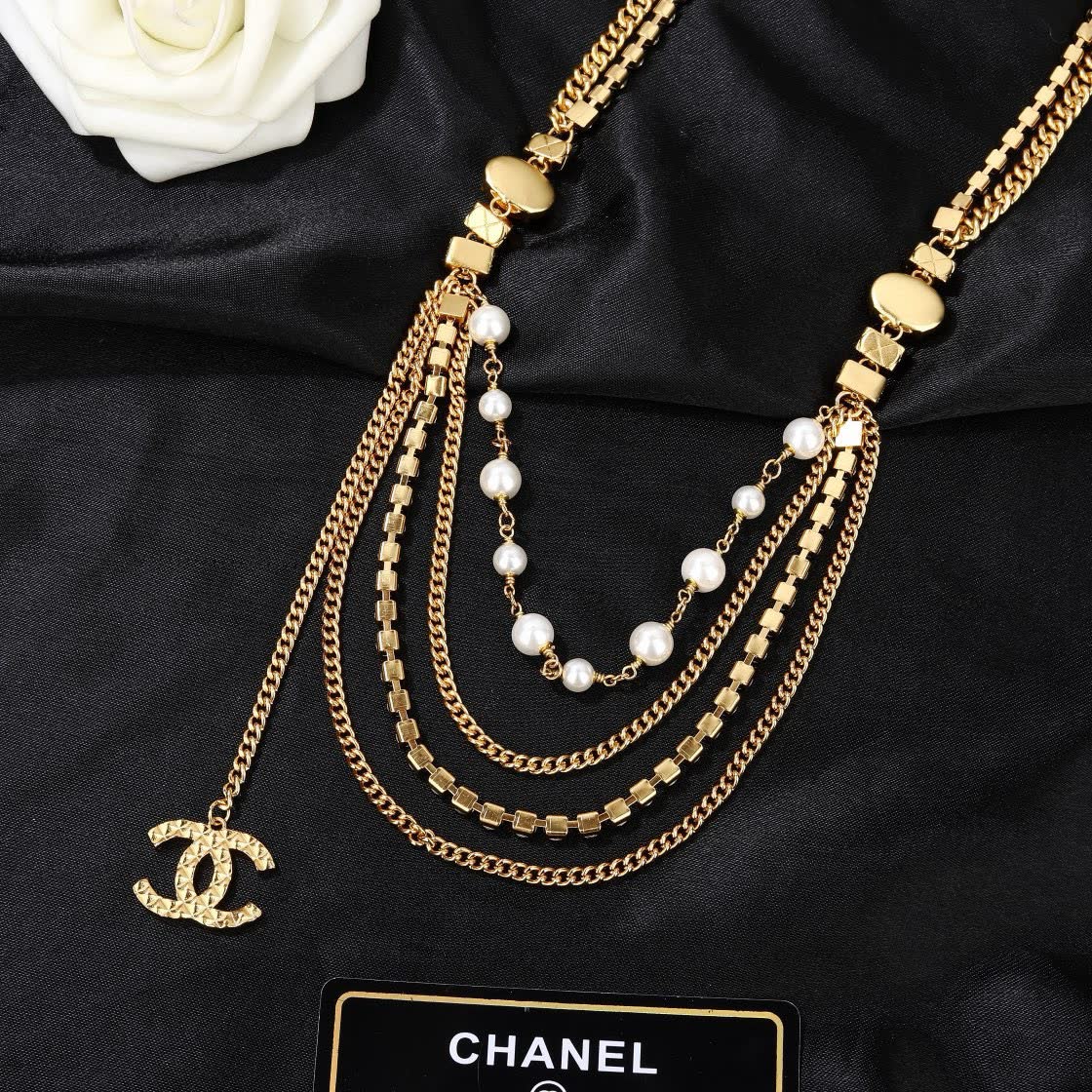Chanel Gold Chain Belt with Pearls and CC Logo
