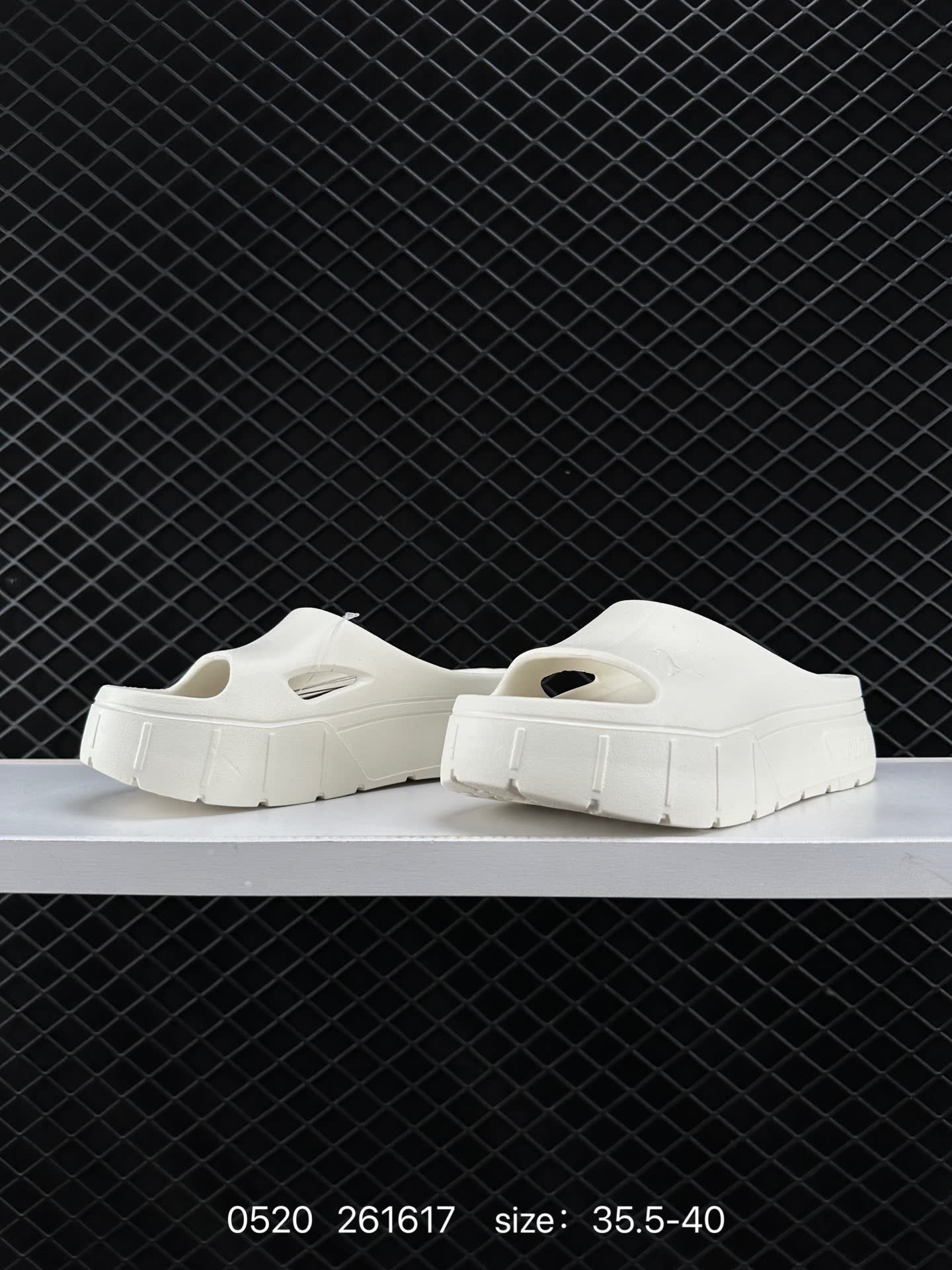 Puma   Adilette Runner
